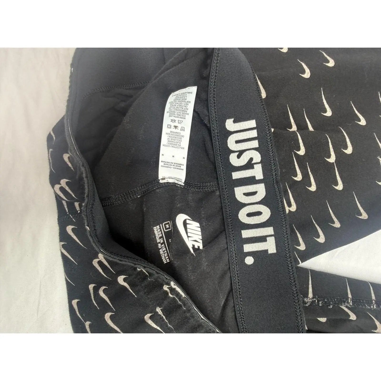 Nike womens sportswear leg a see metallic Nike