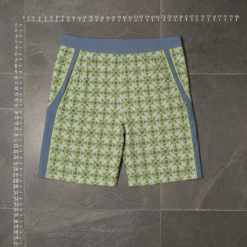 Original Penguin by Munsingwear Men's Size 34 Geometric Print Board Shorts Original Penguin by Munsingwear
