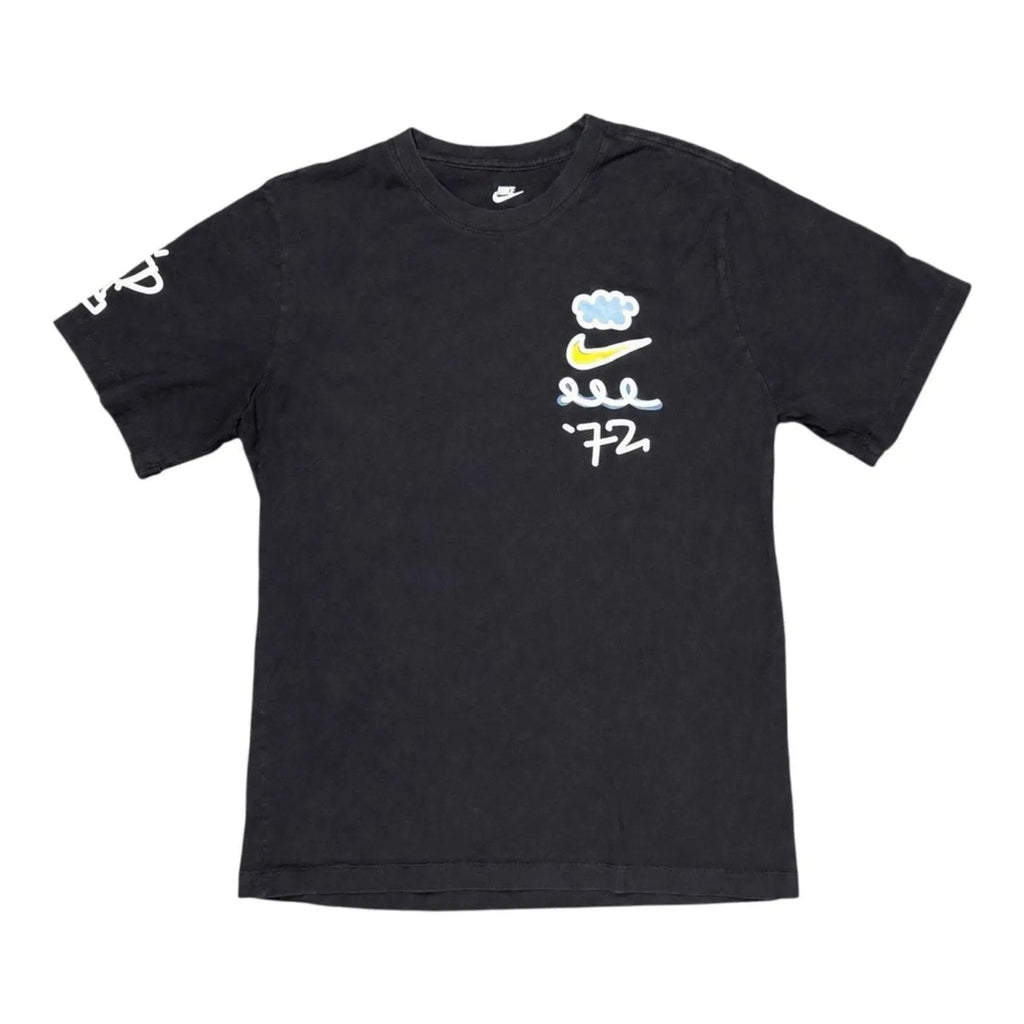 Nike graphic t shirt black size Nike