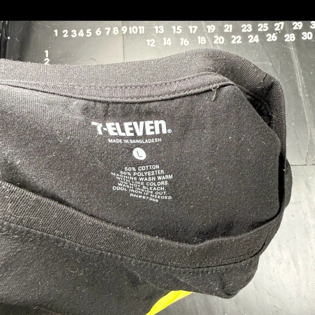 7-Eleven Slurpee Logo Graphic T-Shirt Black Size L 7-Eleven