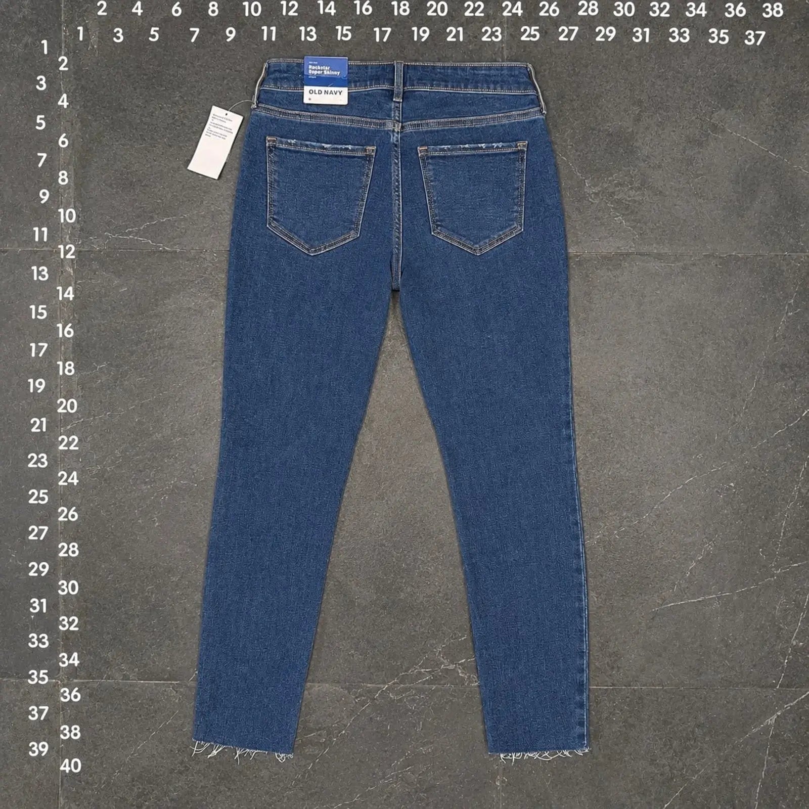 Old Navy Mid-Rise Rockstar Super Skinny Ankle Jeans Size 4 Old Navy