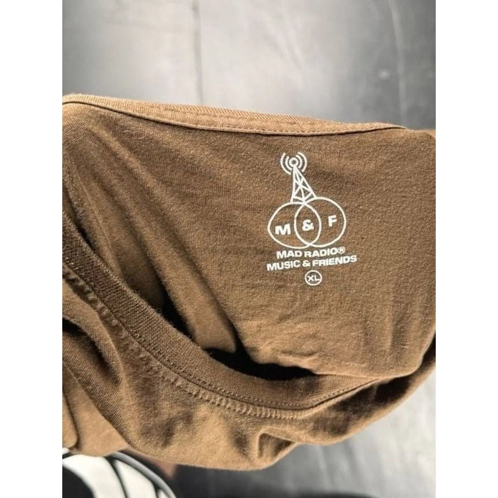 Mad Radio Global Sounds Café Bar & Records Graphic T-Shirt Brown Size XL Mad Radio