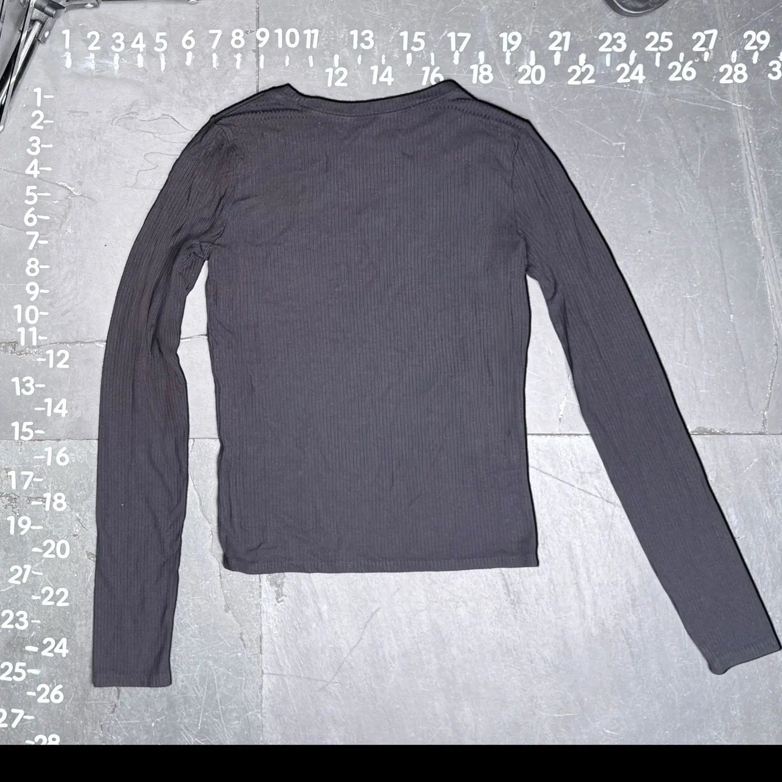 Hollister Gray Ribbed Long Sleeve Graphic Crop Tee Small Hollister Co.