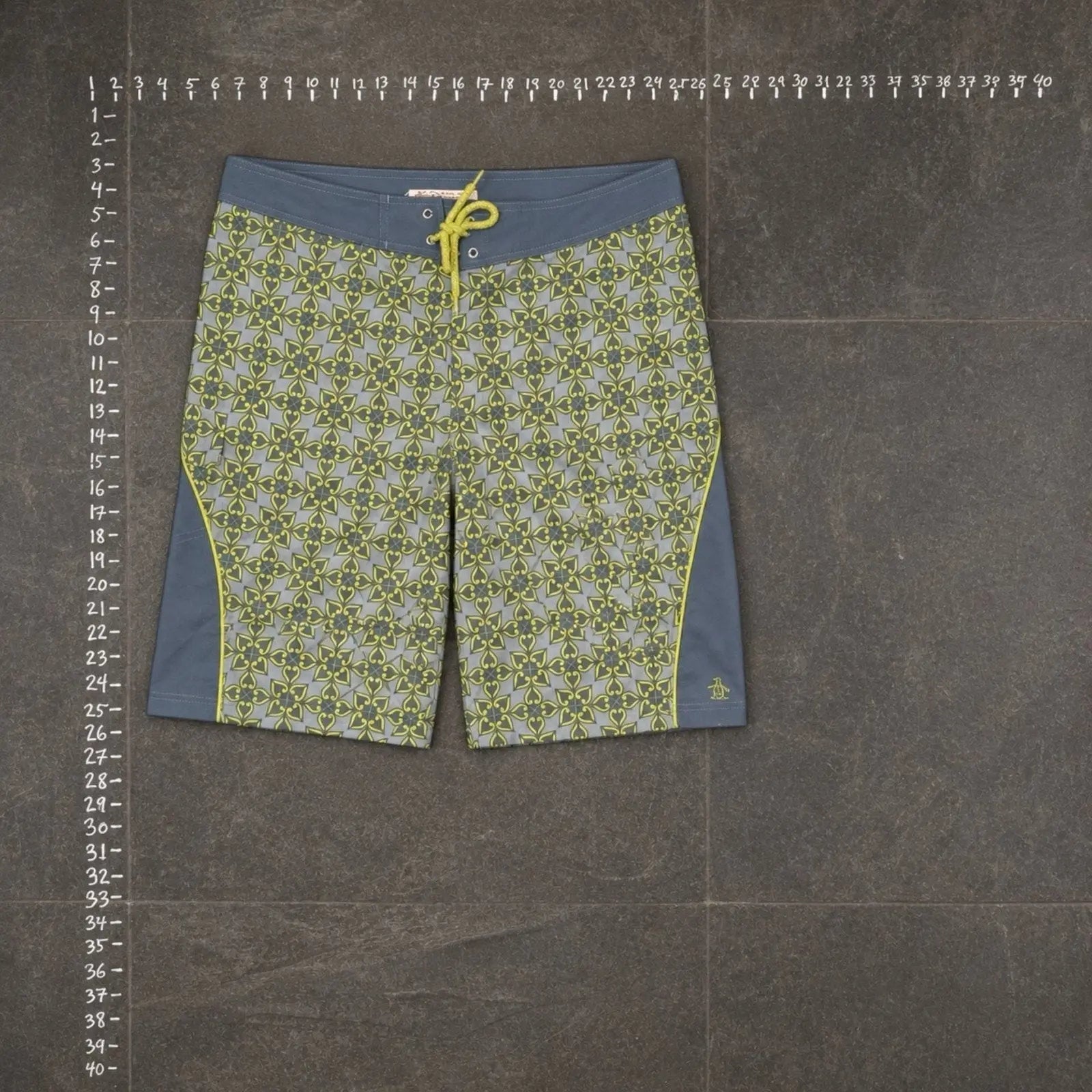 Original Penguin by Munsingwear Men's Size 34 Geometric Print Board Shorts Original Penguin by Munsingwear