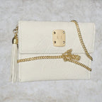 Ashley Pittman White Pebbled Leather Crossbody Bag with Horn Plaque and Gold Tas Ashley Pittman