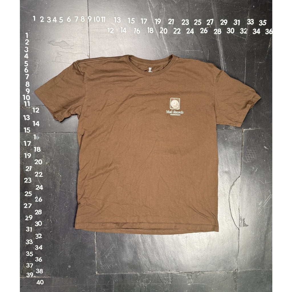 Mad Radio Global Sounds Café Bar & Records Graphic T-Shirt Brown Size XL
